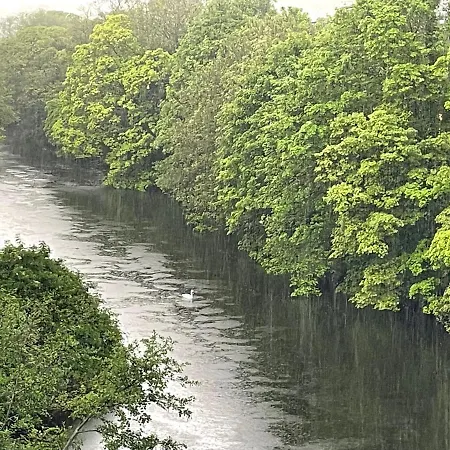 Villa Serene Riverside - Hidden Gem In