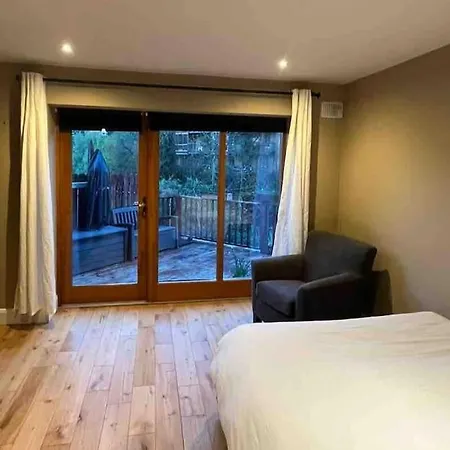 Serene Riverside - Hidden Gem In Hotel *